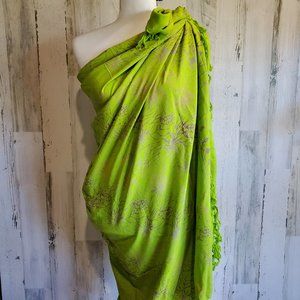 Blue Hand Batik Sarong star burst flowers green  0016